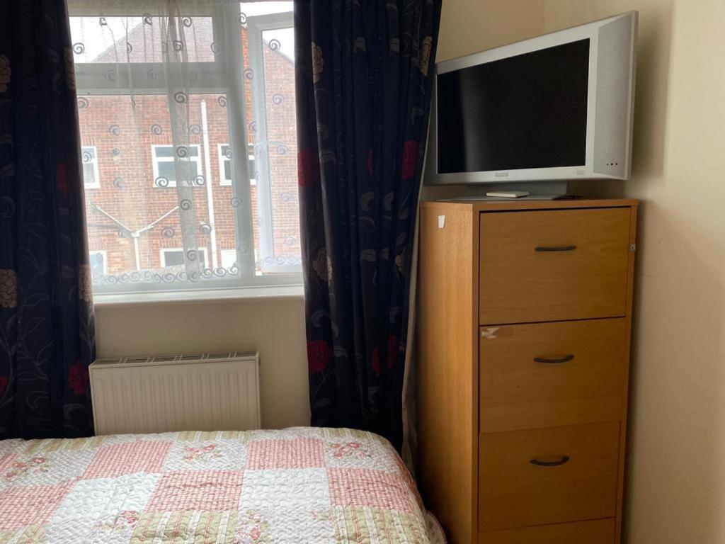Specious Room In Northolt Northolt  Exteriör bild